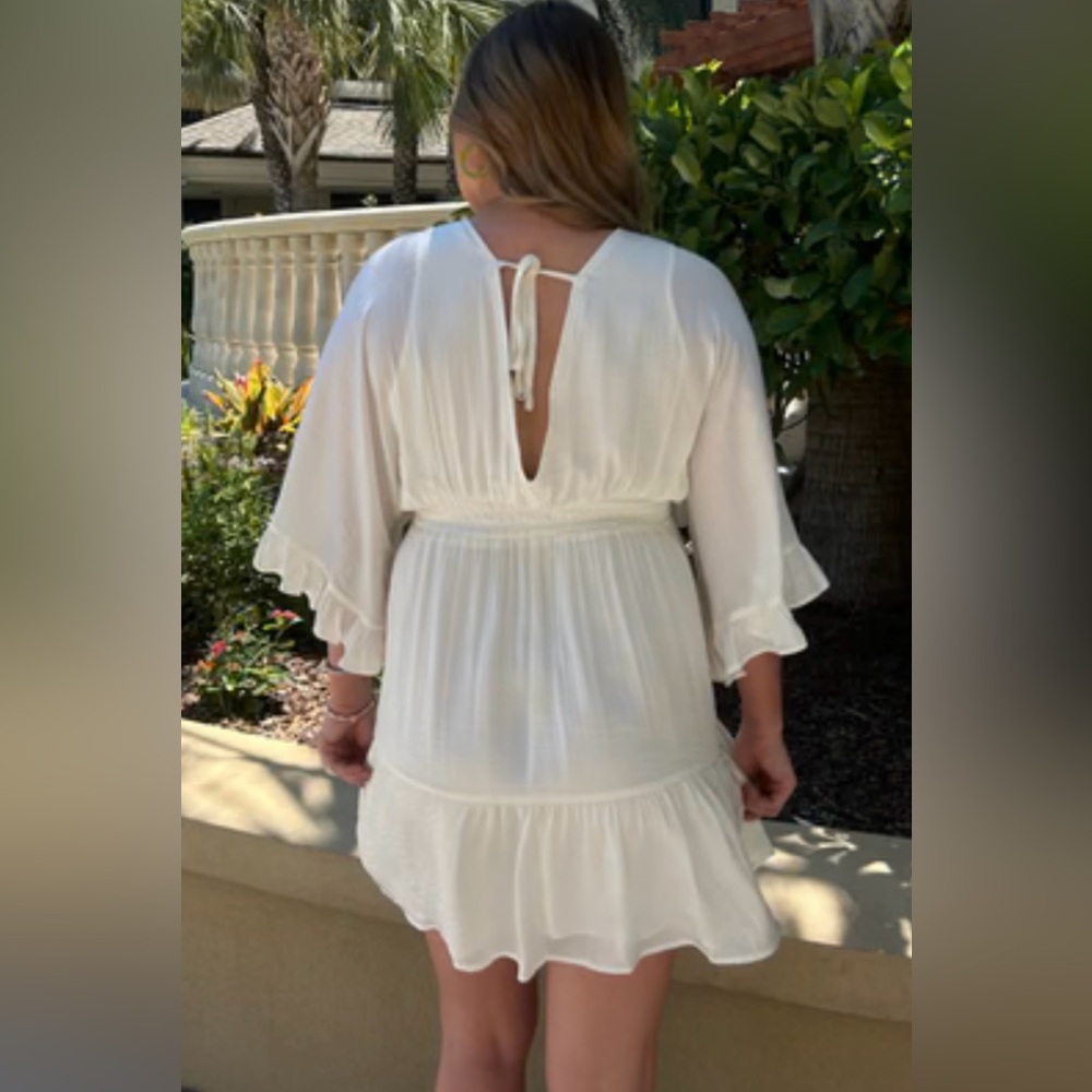 Elegant White Women's Dress - Picture 5 of 9